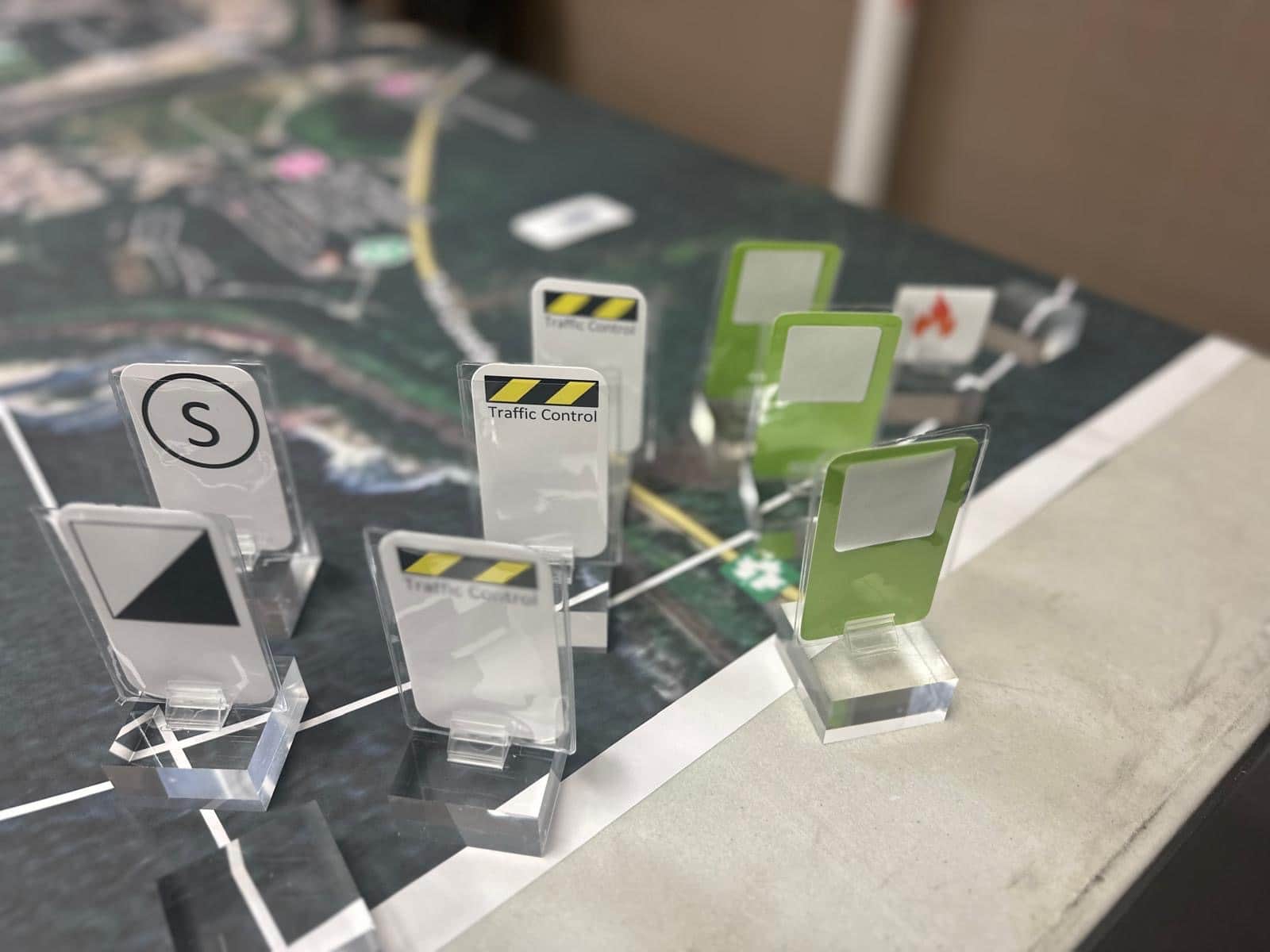 3D labels to indicate where resources are located